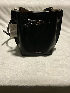 Michael Michael Kors Emilia Black Small Bucket Bag Messenger